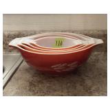 Pyrex (4) Bowls