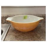 Pyrex 4 quart Bowl