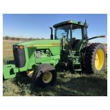 2001 John Deere 8110