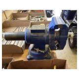 Forward Bench Vise MUST HAVE TOOLS TO TAKE OFF