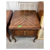 Drexel End Table w/drawer 22ï¿½x26ï¿½