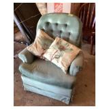 Swivel Chair w/2 pillows