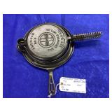 Griswold Cast Iron Waffle Maker #9