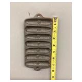 Cast iron corn stick pan
