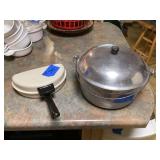 Cast-Rite Pan w/lid & omelette pan