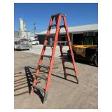 Twin step ladder - 8 ft