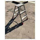 Step ladder- 3 ft