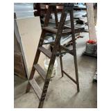 Step ladder 5 ft