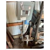 Electrical box and short jacks