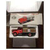 1957 International R-190 Grain Body TSC Tractor Supply Co. 1/34 Scale