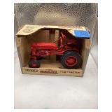 Ertl Farmall Cub Tractor 1/16 Scale in Box