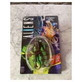 Aliens Scorpion Alien with Face Hugger Action Figure
