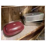 Aluminum and Ceramic Roasting Pans
