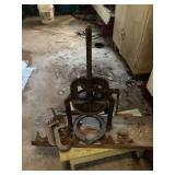 Cast Iron Screw Press with Clamps
