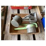 Vintage King Seamless Cup Press, Press, Juicer