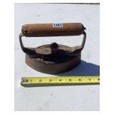Primitive cast iron sad iron w/ removable handle