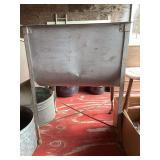 Metal Wash Tub with Stand