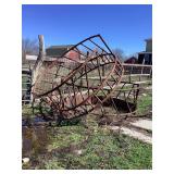 Metal Livestock Round Bale Feeder