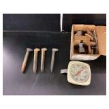 Railroad Spikes, Thermoeter, knob