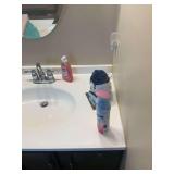 Contents of master bathroom