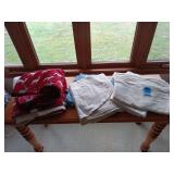 Tablecloths & Throw Blanket