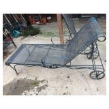 Black Metal Mesh Chaise Lounge with Rolling Wheels
