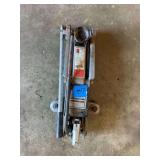 Shinn Fu Company of America Model F-362 Hydraulic Floor Jack