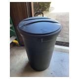 Rubbermaid Wheeled Trash Can with Metal Insert