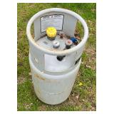 Forklift LP Tank, w/ propane
LOCATION: Boody, IL
CONTACT: Vern @ 217-823-2622