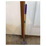 Garden Hoe with Wood Handle