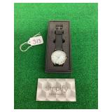 Simplify Analog Wristwatch with Black Leather Strap