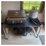 Cuisinart Tabletop Gas Grill with Propane Tank and Cleaning Brushes