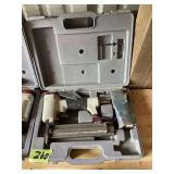 Pneumatic Staple Gun with Plastic Carrying Case