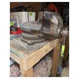 Heavy Duty Swivel Base Bench Vise