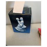 Avon Viennese Waltz Potpourri Fragrance Decorative Pomander in Box