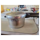 National Presto Cook-Master Cooker Model-104 4 Qt Pressure Cooker