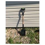 Truper D-Handle Square Point Shovel with Wooden Shaft