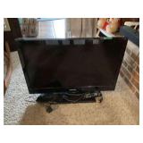 Magnavox 32-Inch LCD Television with GE Indoor Antenna and Remote