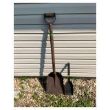 Metal D-Handle Shovel and Small Hand Scoop Lot