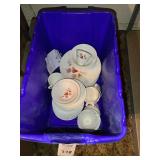 Autumn Leaf Dinnerware Set in Blue Storage Tote