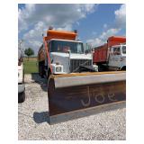 2001  VOLVO TRUCK  WG Tandem