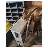 John Deere No. 1A Feed Grinder