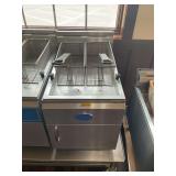 Globe Commercial Stainless Steel Deep Fryer with Dual Baskets