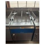 Globe GF30PG Commercial Propane Gas Deep Fryer with Dual Baskets