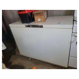 Whirlpool Chest Freezer with Interior Wire Baskets
