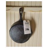 Wagner Ware Sidney Cast Iron Skillet with Heat Ring