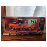 Maisto Harley-Davidson Custom 1:24 Scale 1948 Ford F-1 Pickup and 1948 FL Panhead Die-Cast Model