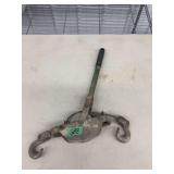 Hand-Operated Cable Puller with Dual Hooks