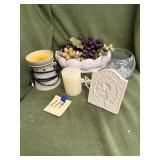 Wax melter, light, dishes, grapes