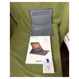 Ipad case with keyboard